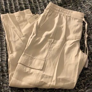 NWT Cargo Crop Drawstring Pants 💗SZ MED